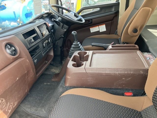 2018 Hino Ranger ヒラ auction photo 5