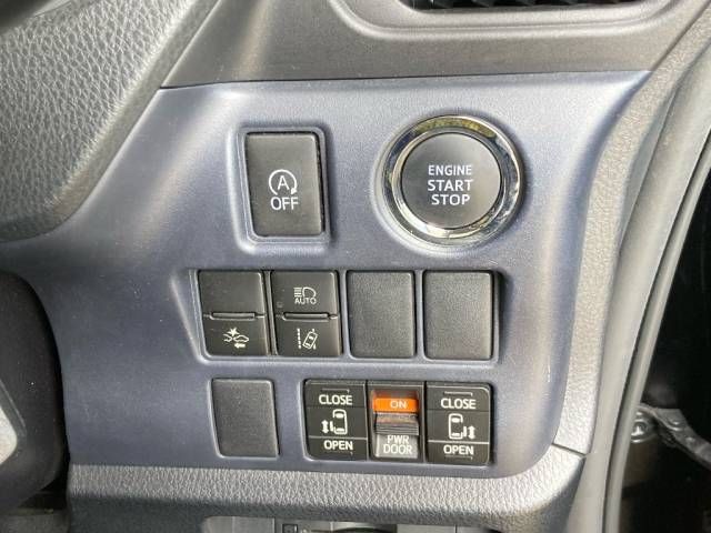 2016 Toyota Voxy ZS auction photo 5