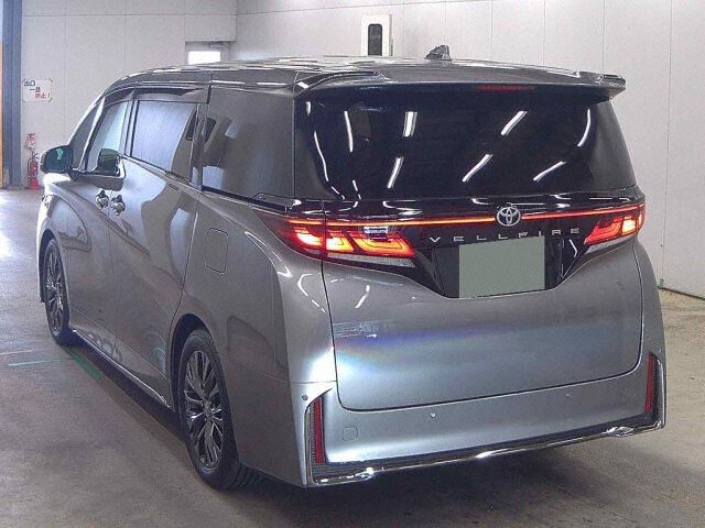 2025 Toyota Vellfire Z Premier auction photo 2