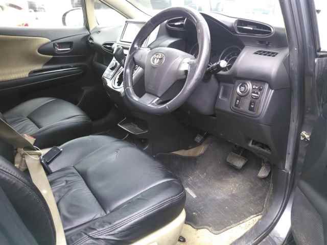2016 Toyota Wish 1.8G 4WD auction photo 3