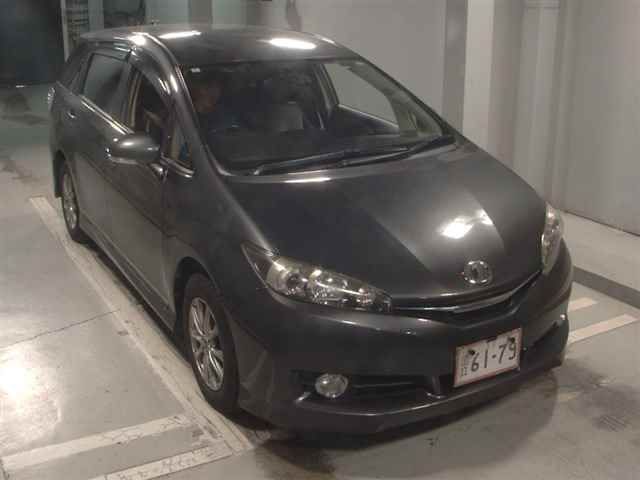 Japan Auction Vehicles 12 2016 Toyota Wish 1.8G 4WD auction photo