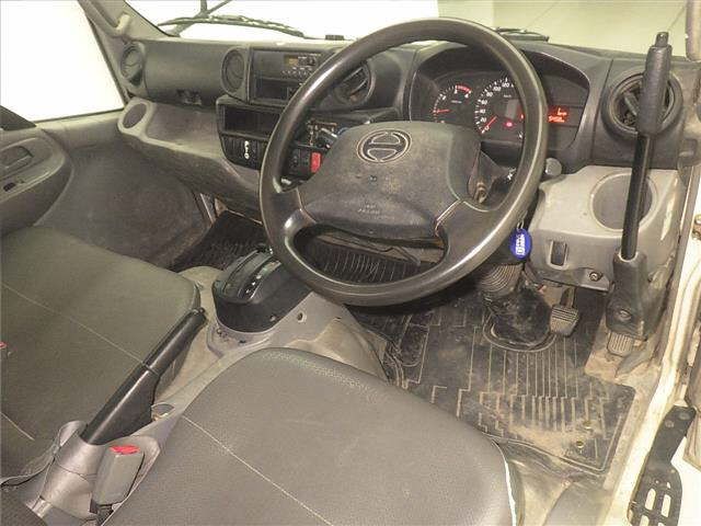 2015 Hino Dutro dump auction photo 3