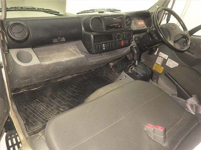 2015 Hino Dutro dump auction photo 4