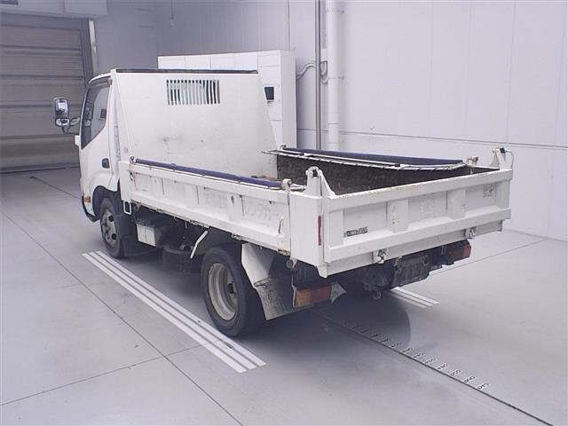 2015 Hino Dutro dump auction photo 2