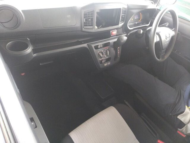 2023 Daihatsu Mira e:S L auction photo 3