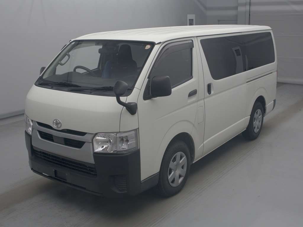 2021 Toyota Hiace DX Japan auction vehicle