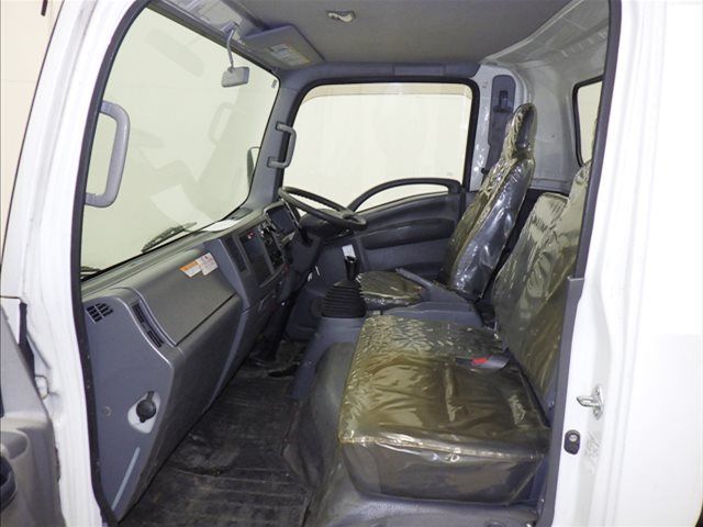 2017 Isuzu Elf Watering truck auction photo 8