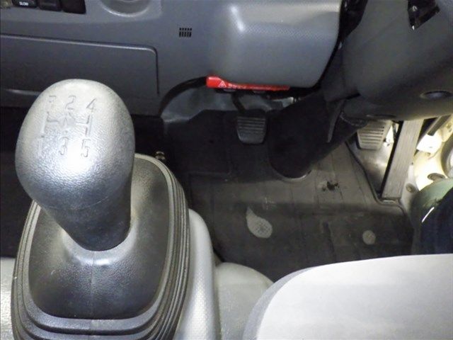 2017 Isuzu Elf Van auction photo 8