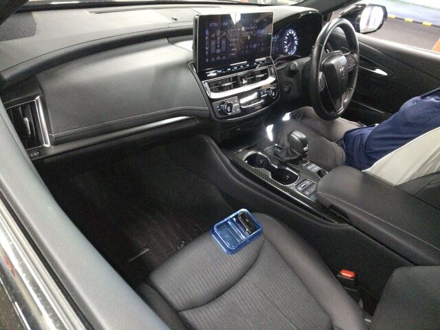 2021 Toyota Crown RS auction photo 3