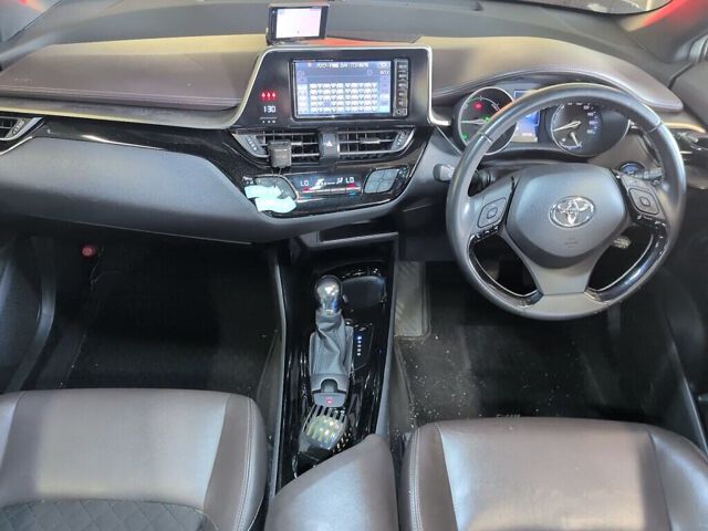 2017 Toyota C-HR G auction photo 3