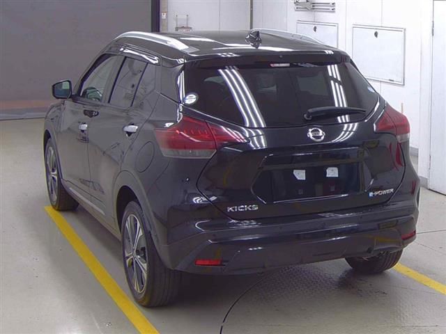 2022 Nissan Kicks X Two-Tone Interior Edition auction photo 2
