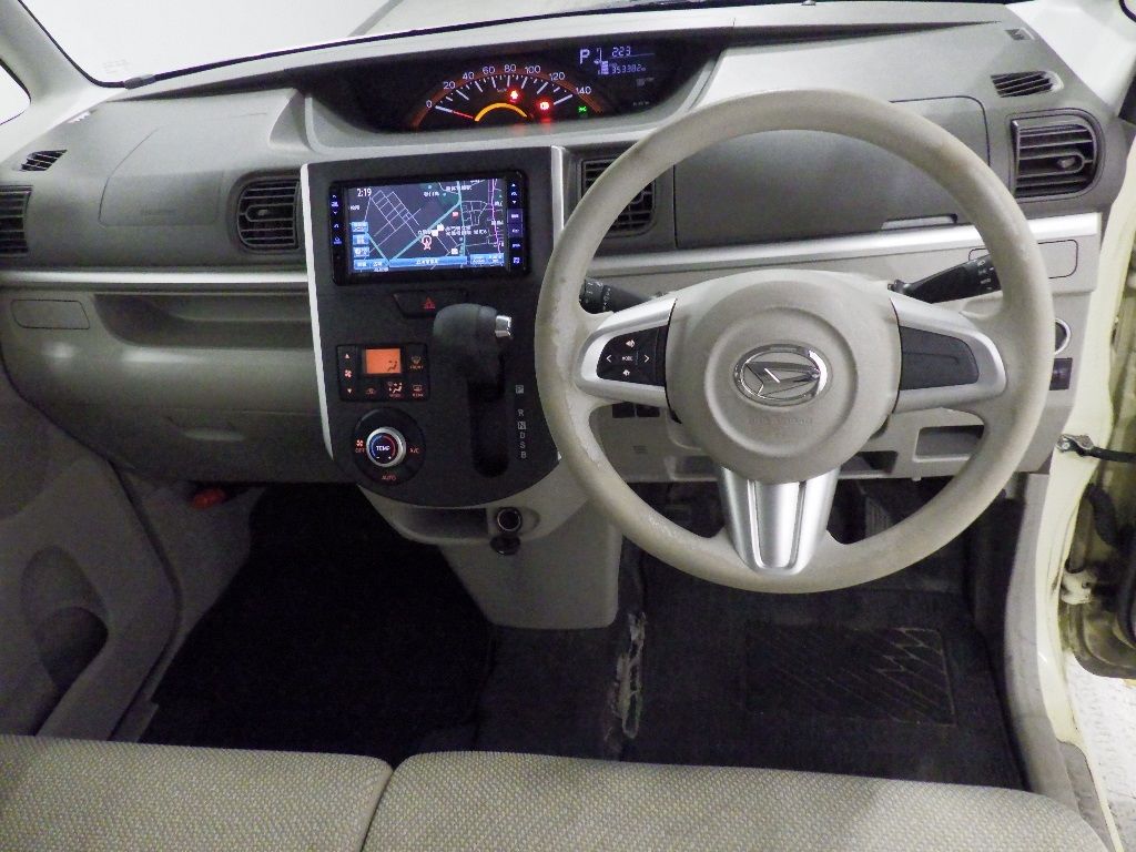 2015 Daihatsu Tanto 4WD X auction photo 3