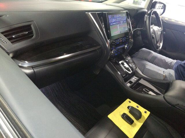 2021 Toyota Alphard 2.5S Cパッケージ auction photo 3