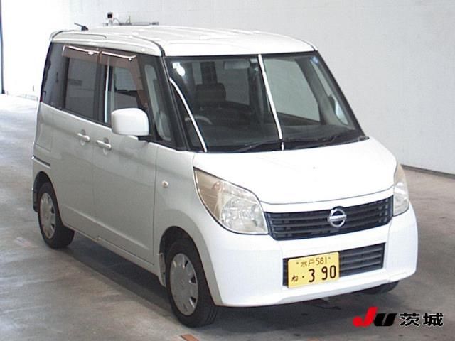 2011 Nissan Roox Japan auction vehicle