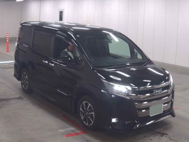 2018 Toyota Noah SI WXB Japan auction vehicle