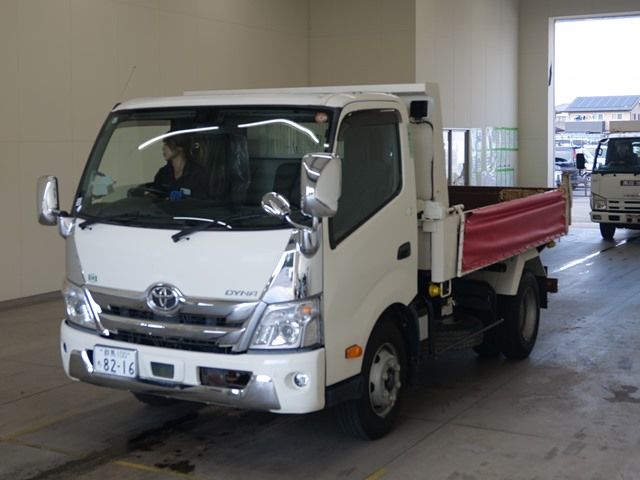Japan Auction Vehicles 21 2020 Toyota Dyna Loader Dump auction photo
