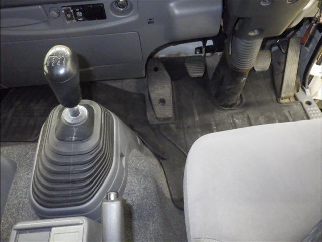 2015 Isuzu Forward Wing auction photo 8