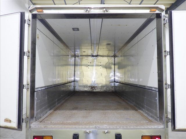 2015 Isuzu Forward Wing auction photo 4