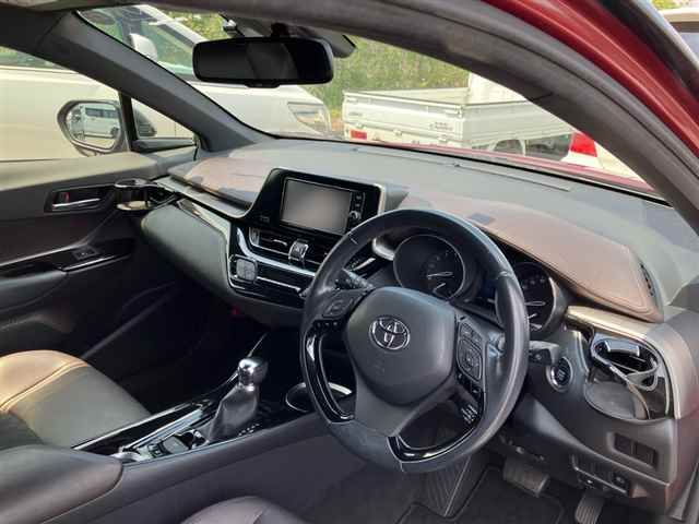 2018 Toyota C-HR G-T auction photo 3