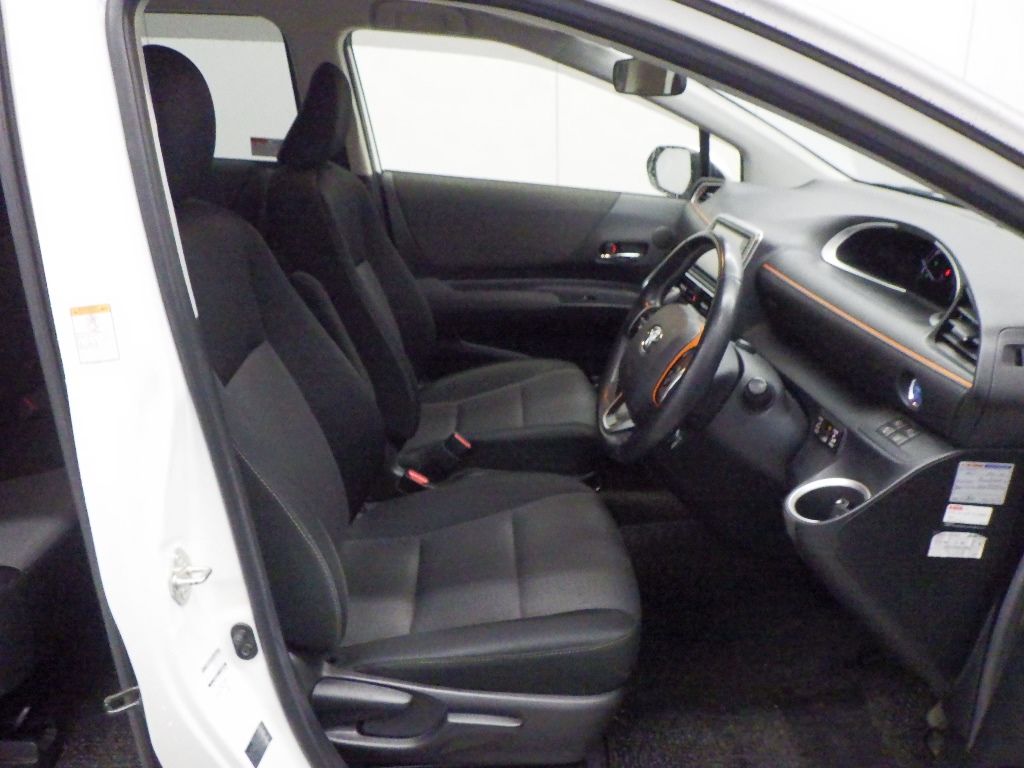 2019 Toyota Sienta Hybrid Fanbase G auction photo 6