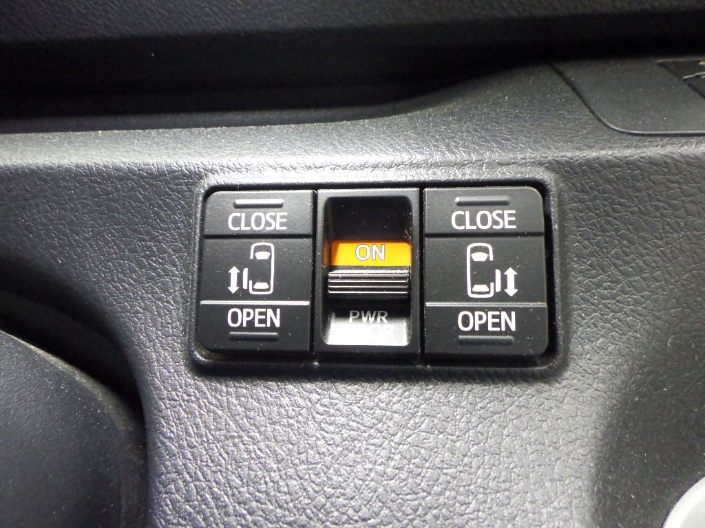 2019 Toyota Sienta Hybrid Fanbase G auction photo 11
