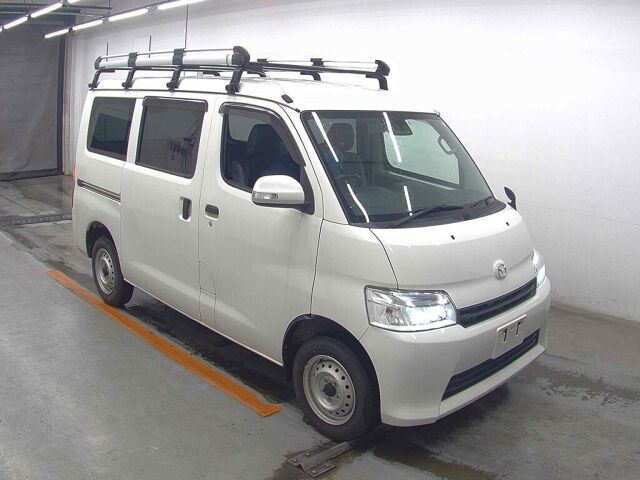 2021 Mazda ボンゴバン DX 4WD Japan auction vehicle