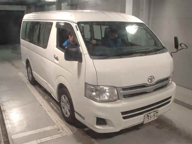 2011 Toyota Hiace Japan auction vehicle