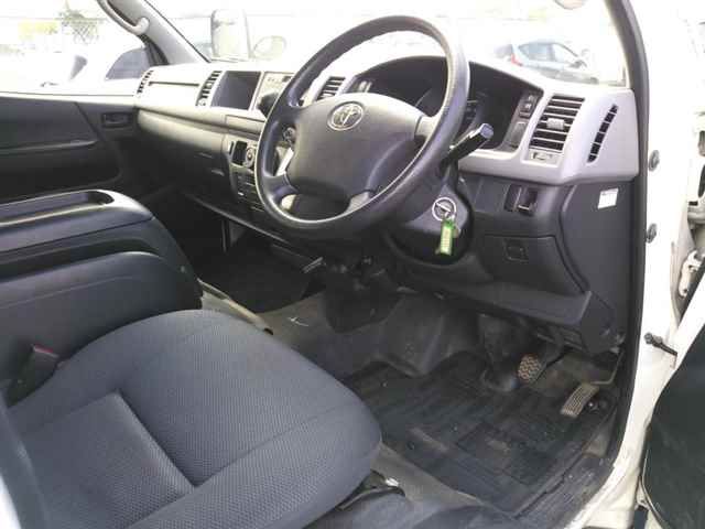 2011 Toyota Hiace auction photo 3