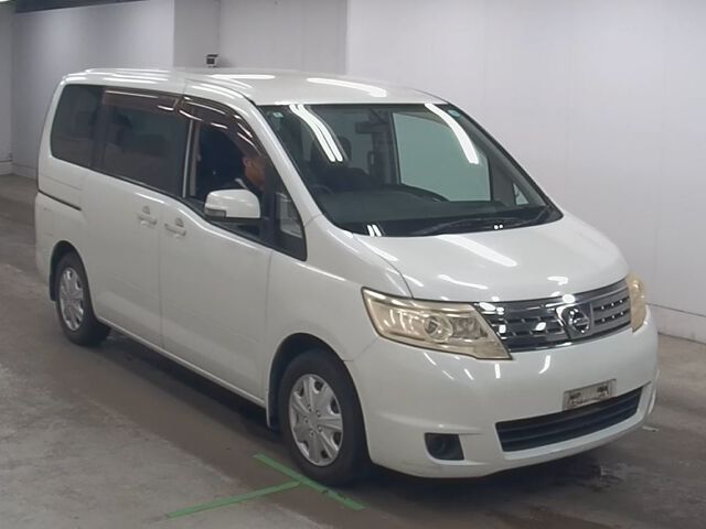 2010 Nissan Serena 20S Vセレクション Japan auction vehicle
