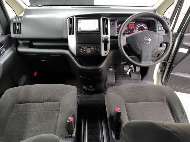 2010 Nissan Serena 20S Vセレクション auction photo 3