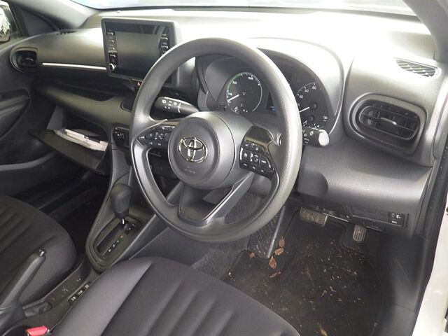 2023 Toyota Yaris Hybrid X auction photo 3