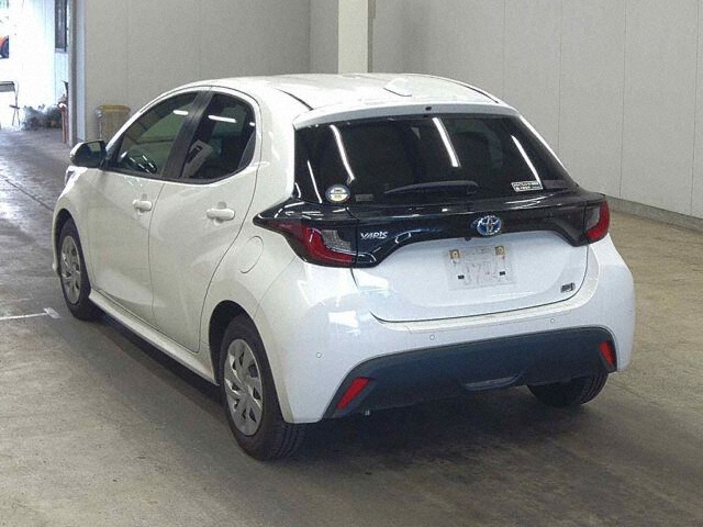 2023 Toyota Yaris Hybrid X auction photo 2