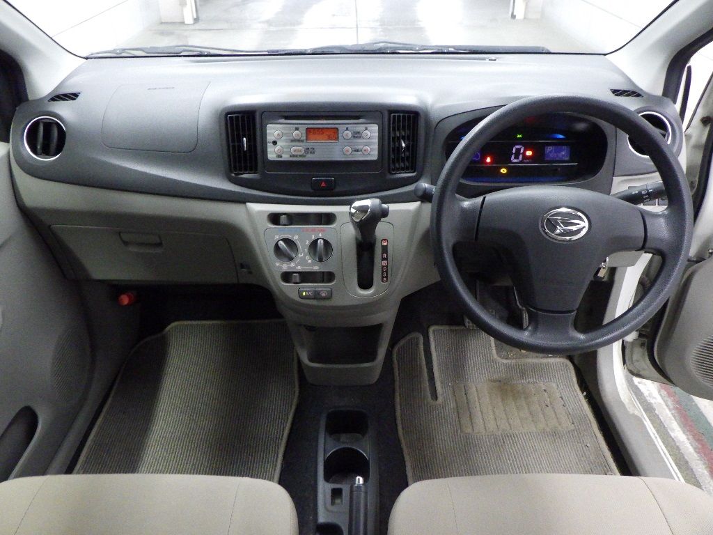 2012 Daihatsu Mira e:S X auction photo 3