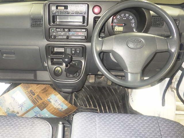 2014 Toyota ピクシス 4WD スペシャル auction photo 3