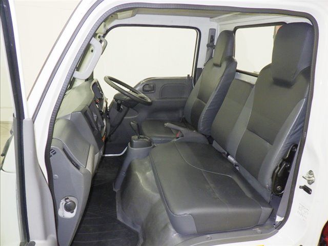 2019 Isuzu Elf With crane auction photo 8