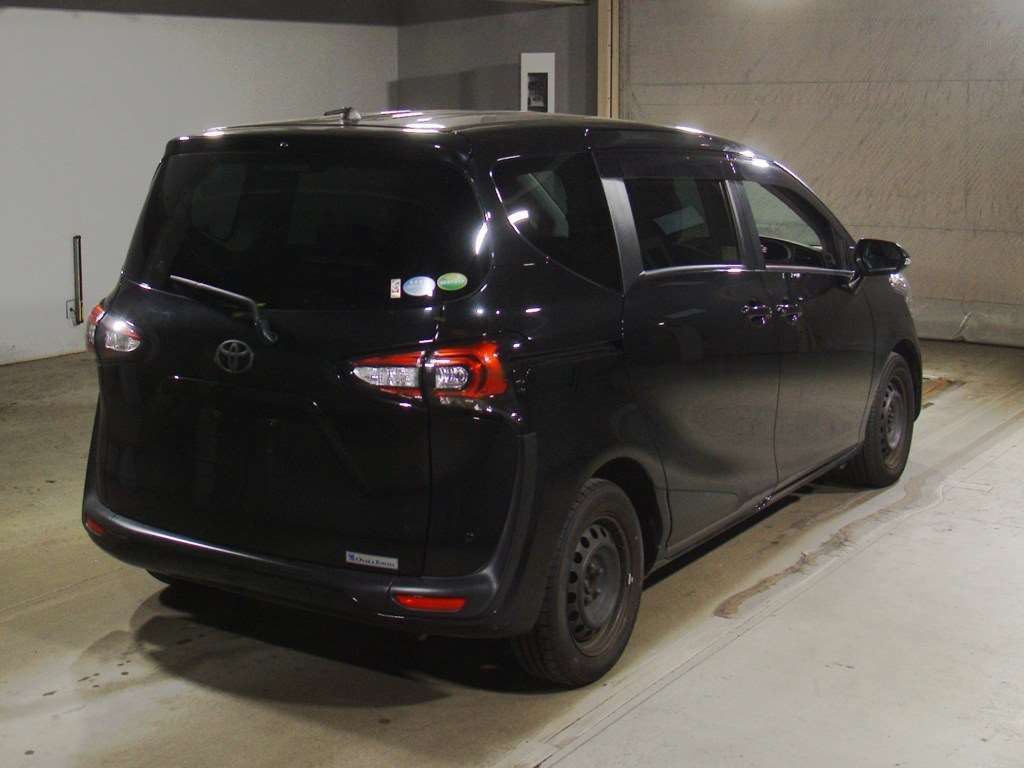 2021 Toyota Sienta G. Quero auction photo 2
