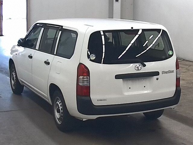 2022 Toyota Probox DX 4WD auction photo 2