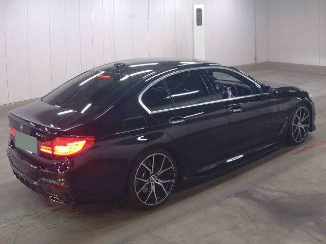 2017 BMW 5 Series 530EM Sport I Performance auction photo 5