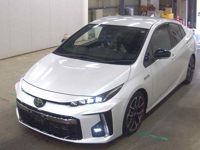 2021 Toyota Prius PHEV S GR Sport auction photo 4