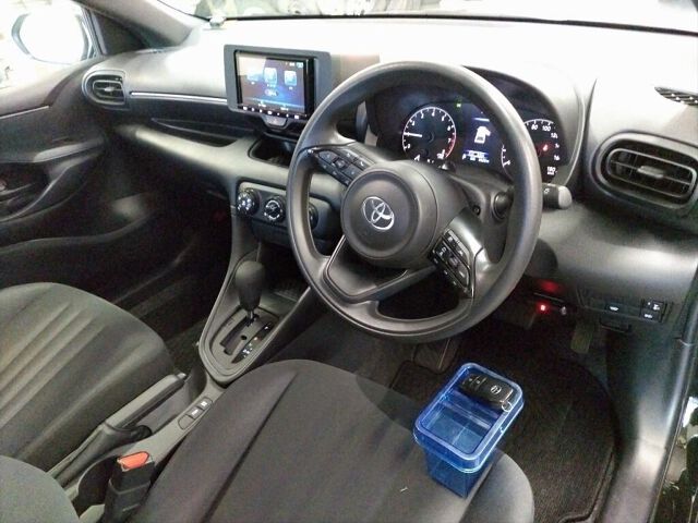 2025 Toyota Yaris X 4WD auction photo 3