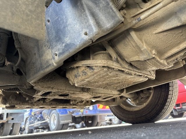 2013 Isuzu Elf dump auction photo 11