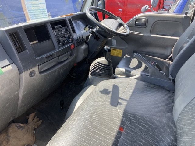 2013 Isuzu Elf dump auction photo 5