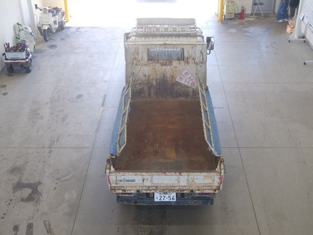 2013 Isuzu Elf dump auction photo 3