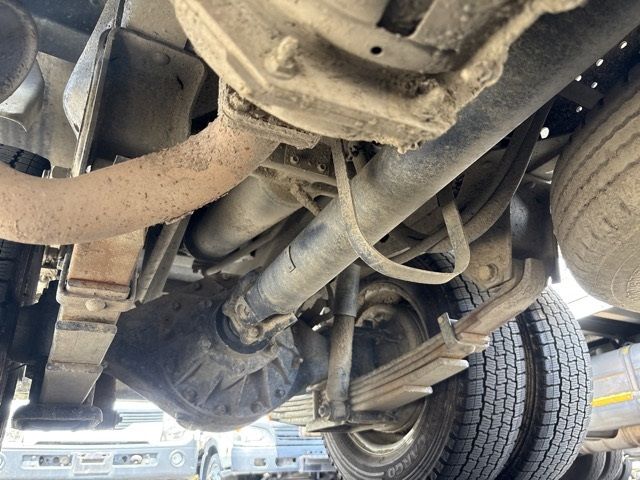 2013 Isuzu Elf dump auction photo 10