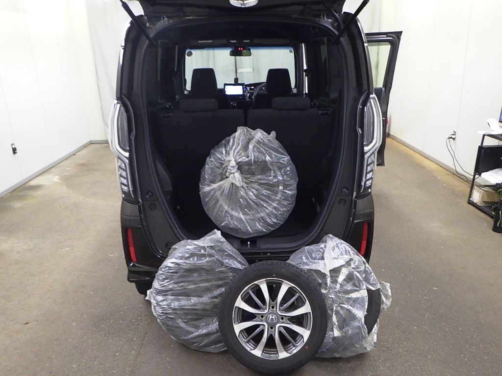2021 Honda N-BOX 4WD カスタムL auction photo 8