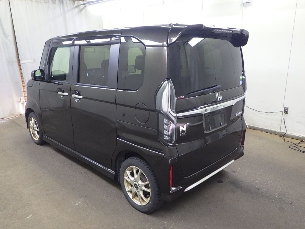 2021 Honda N-BOX 4WD カスタムL auction photo 5