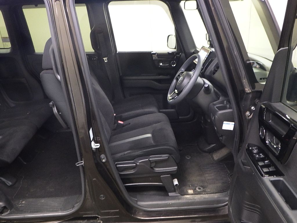 2021 Honda N-BOX 4WD カスタムL auction photo 6