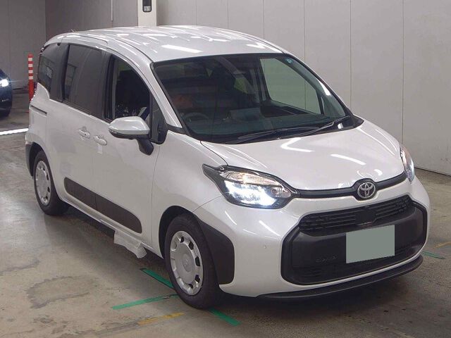 Japan Auction Vehicles 8 2026 Toyota Sienta Hybrid G auction photo