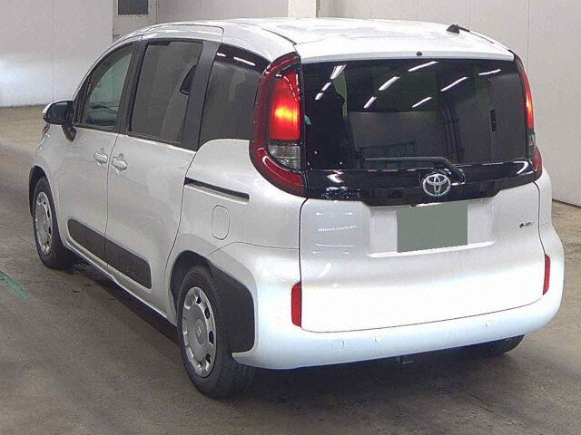 2026 Toyota Sienta Hybrid G auction photo 2