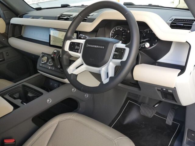 2023 Land Rover ディフェンダー 110 S P300 4WD auction photo 3
